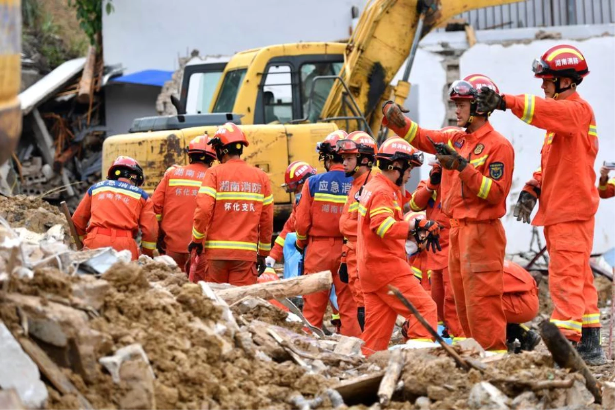 Çin’de Toprak Kayması Sonucu 8 Kişi Hayatını Kaybetti